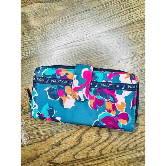 NAUTICA Floral Wallet RFID Protection Dark Green Pink Florals Wallet - Picture 1 of 4